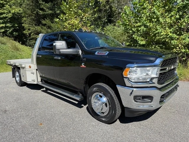 2024 Ram 3500 - Image 4 of 12