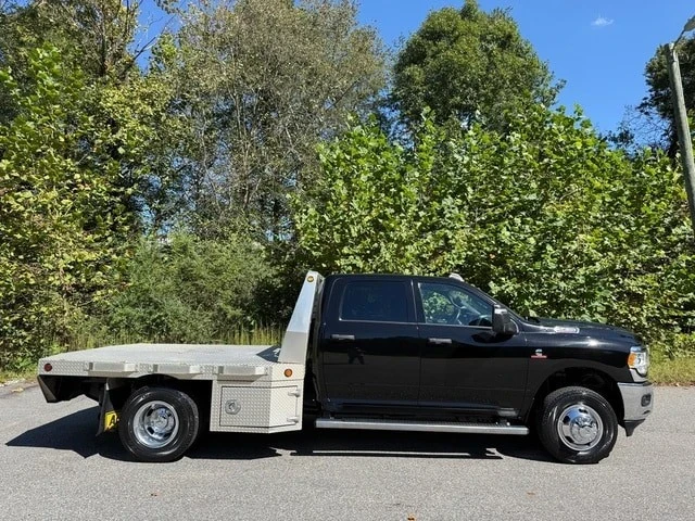 2024 Ram 3500 - Image 5 of 12