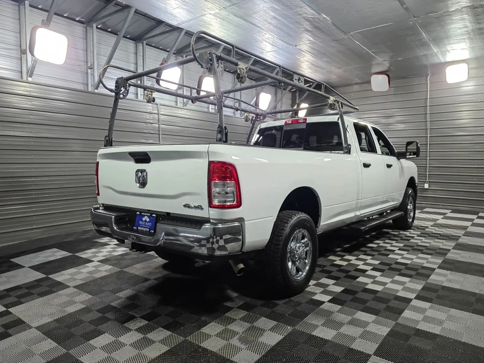 2024 Ram 3500 - Image 9 of 12