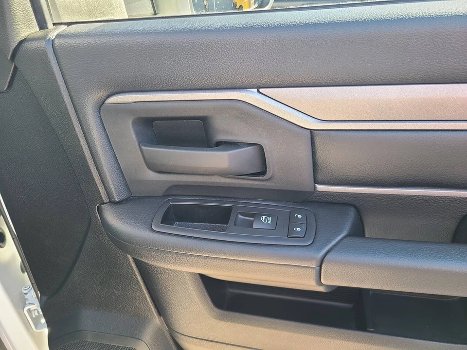 2024 Ram 3500 - Image 30 of 31