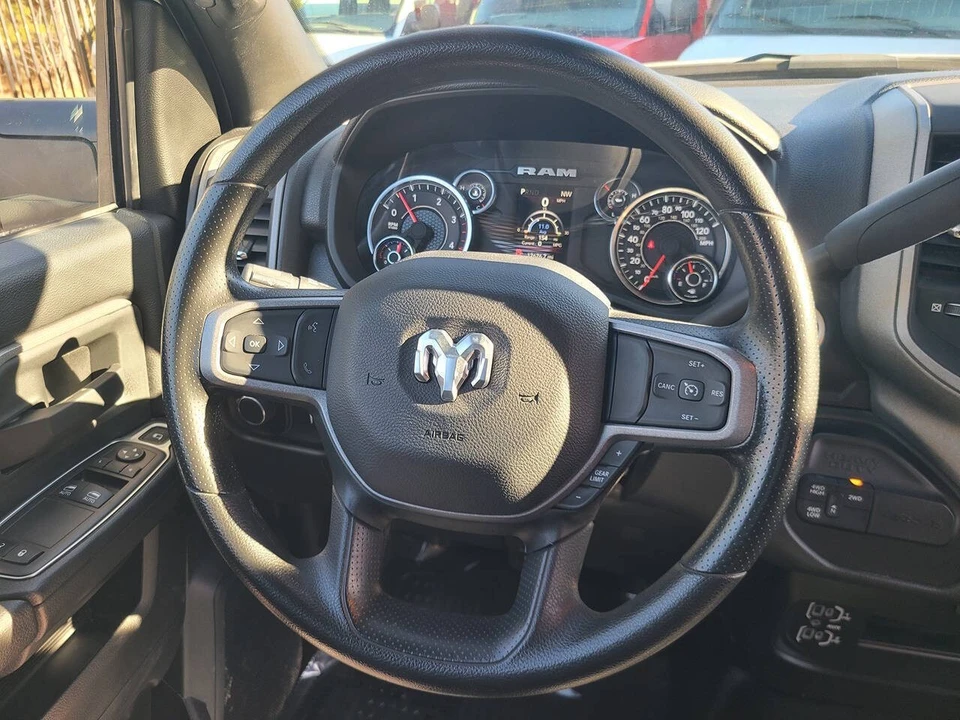 2024 Ram 3500 - Image 17 of 31