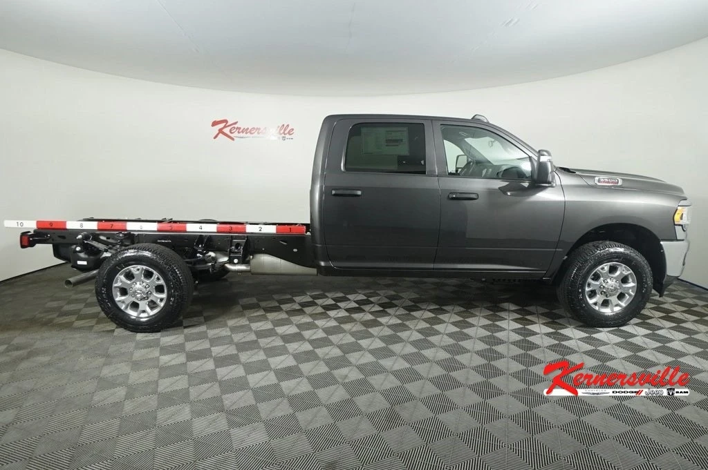 2024 Ram 3500 - Image 8 of 21