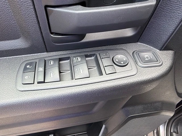 2024 Ram 3500 - Image 12 of 25