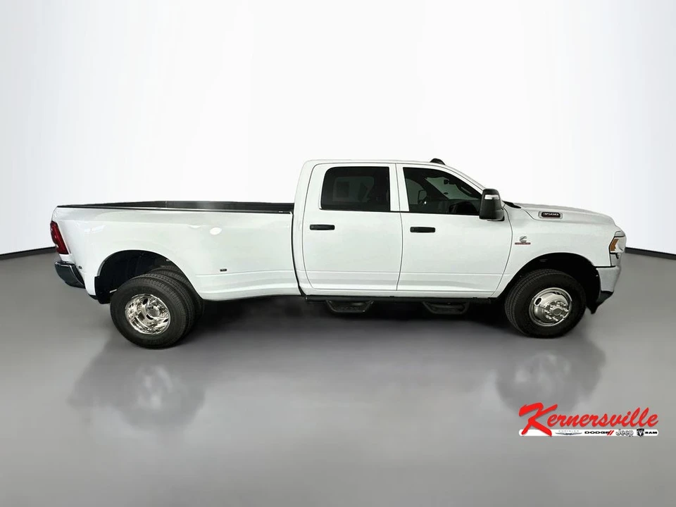 2024 Ram 3500 - Image 9 of 24