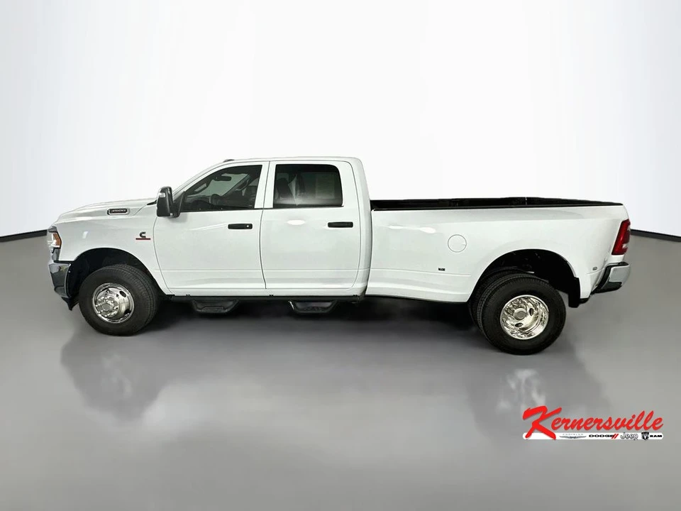 2024 Ram 3500 - Image 4 of 24