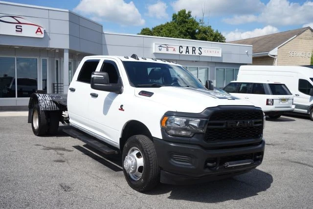 2024 Ram 3500 - Image 3 of 31