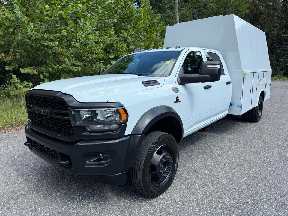 2024 Ram 4500 & 5500 - Image 2 of 12