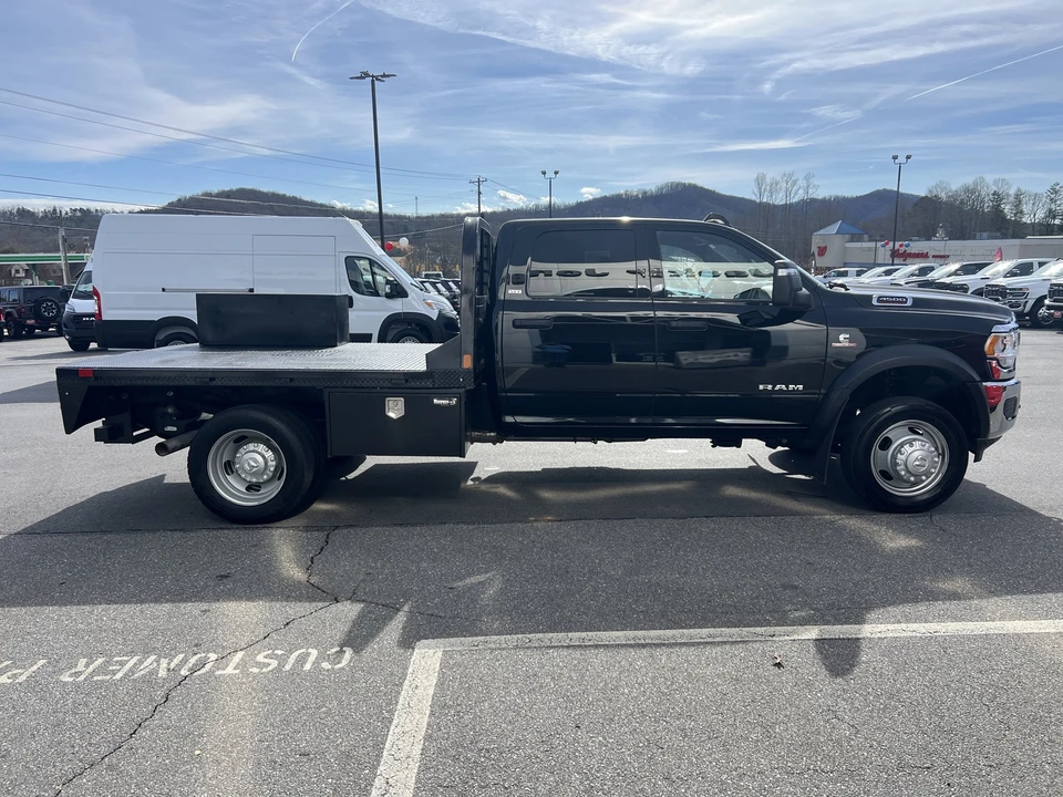 2024 Ram 4500 & 5500 - Image 4 of 29