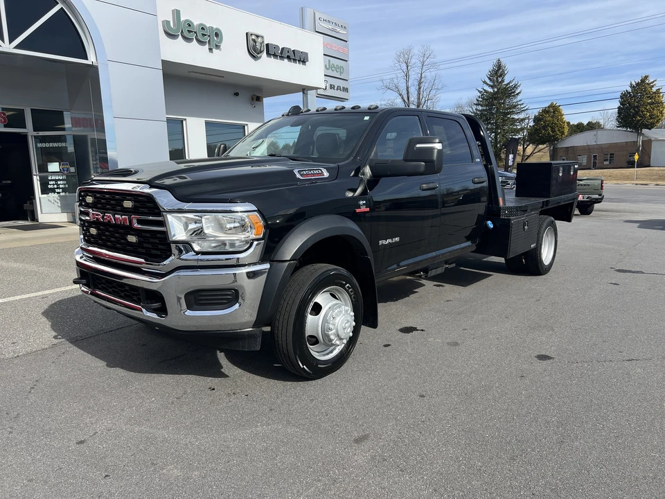 2024 Ram 4500 & 5500 - Image 8 of 29