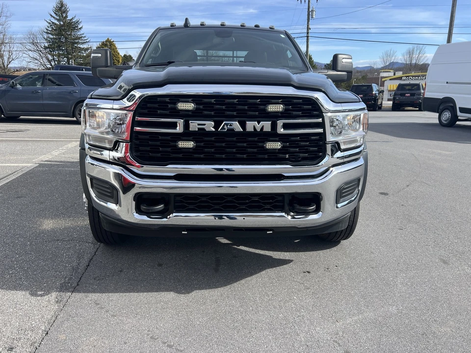 2024 Ram 4500 & 5500 - Image 5 of 12