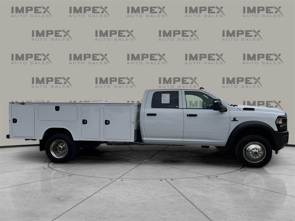 2024 Ram 4500 & 5500 - Image 4 of 12