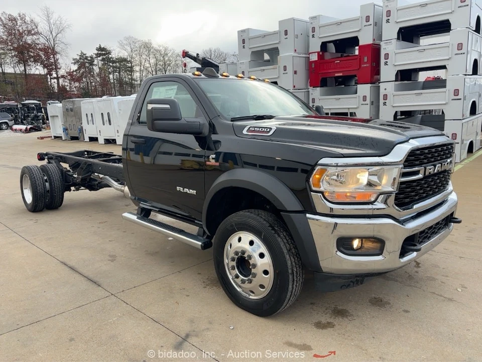 2024 Ram 4500 & 5500 - Image 2 of 12