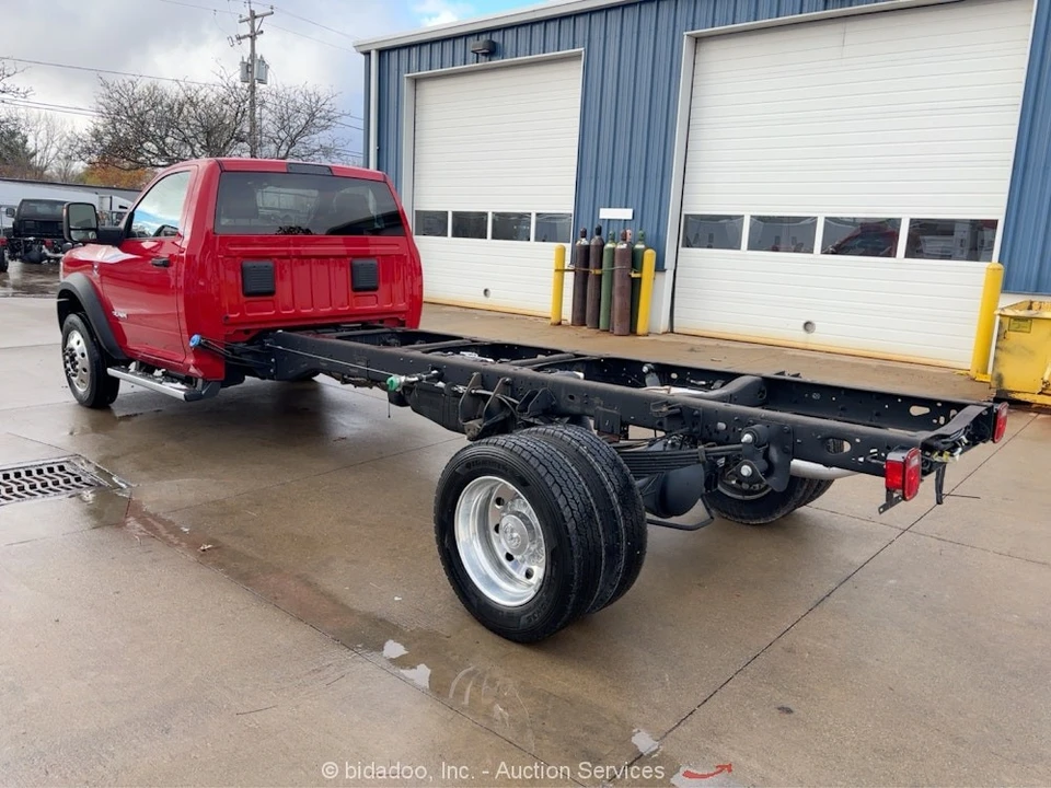 2024 Ram 4500 & 5500 - Image 3 of 12