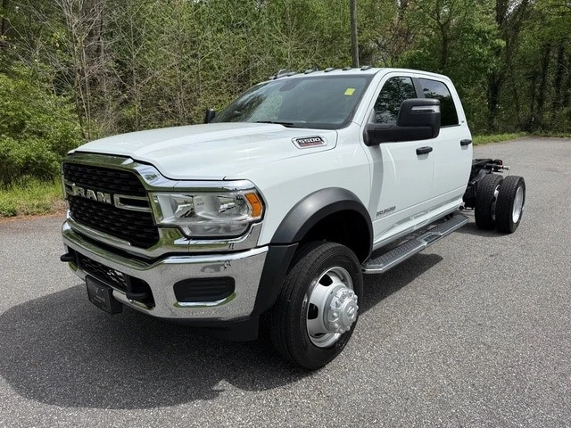 2024 Ram 4500 & 5500 - Image 2 of 21