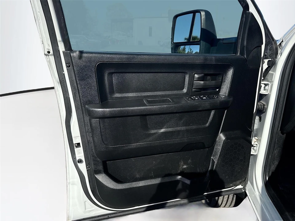 2024 Ram 4500 & 5500 - Image 16 of 21