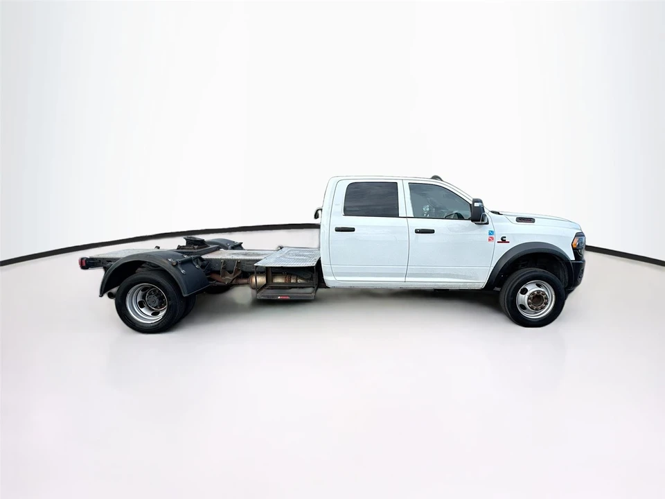2024 Ram 4500 & 5500 - Image 8 of 10