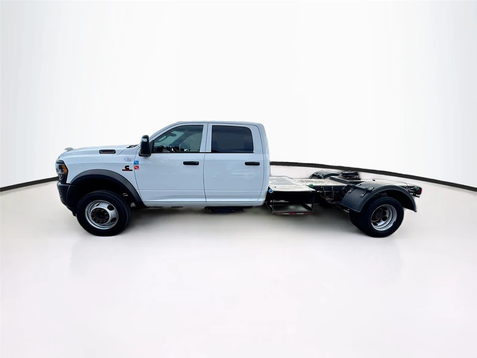 2024 Ram 4500 & 5500 - Image 4 of 10