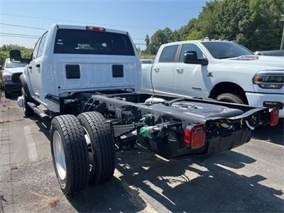 2024 Ram 4500 & 5500 - Image 3 of 12