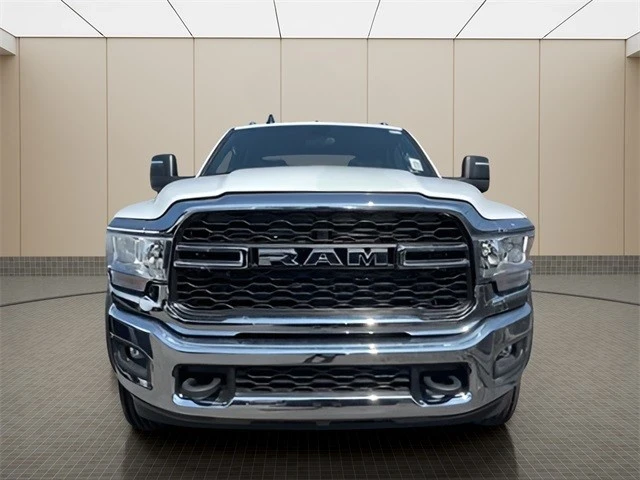 2024 Ram 4500 & 5500 - Image 8 of 12
