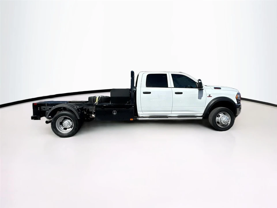 2024 Ram 4500 & 5500 - Image 8 of 15