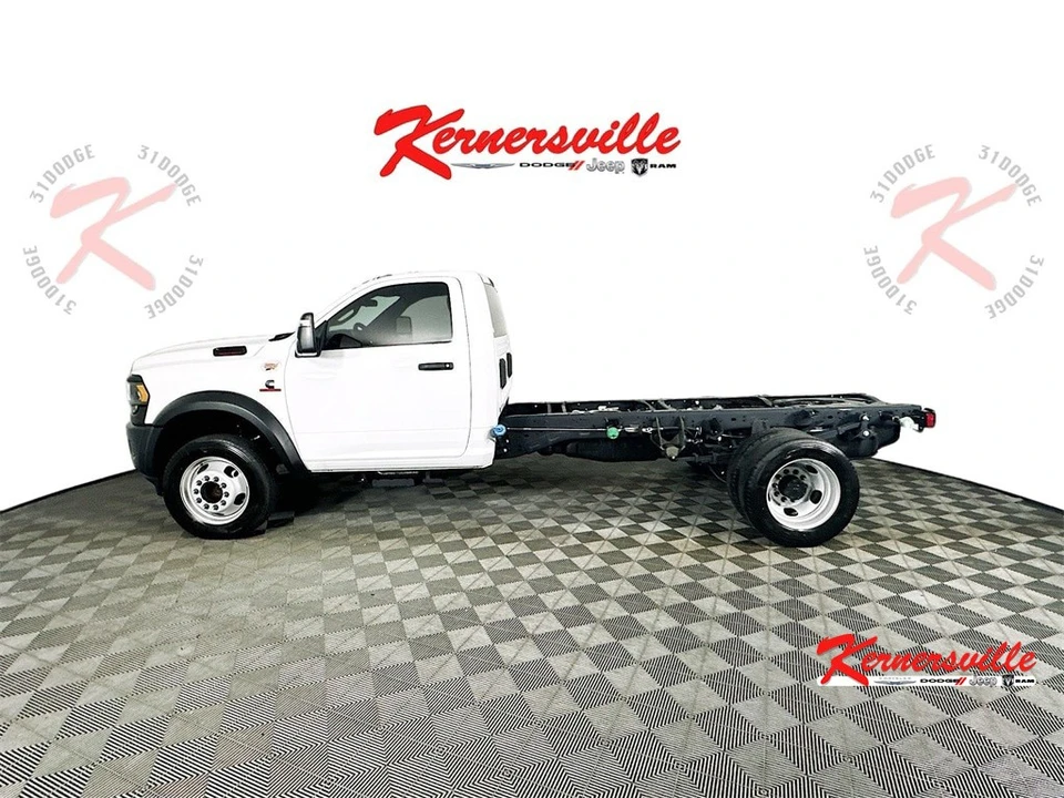 2024 Ram 4500 & 5500 - Image 4 of 12