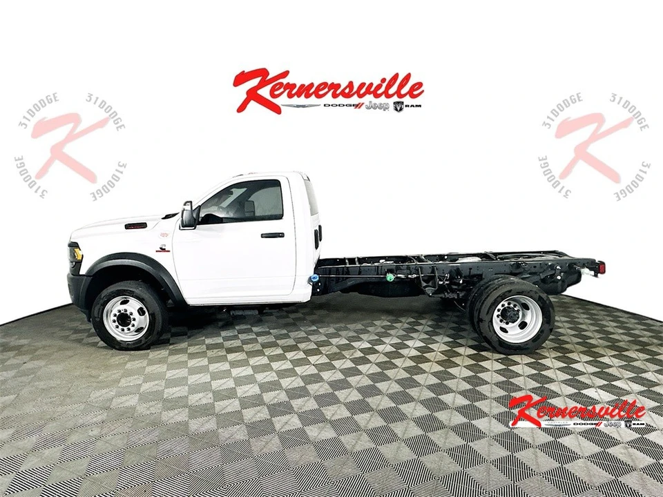 2024 Ram 4500 & 5500 - Image 4 of 12