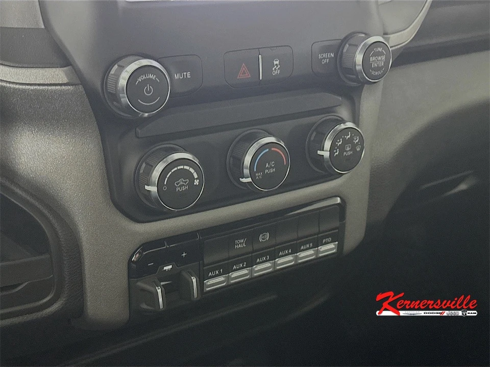 2024 Ram 4500 & 5500 - Image 15 of 20