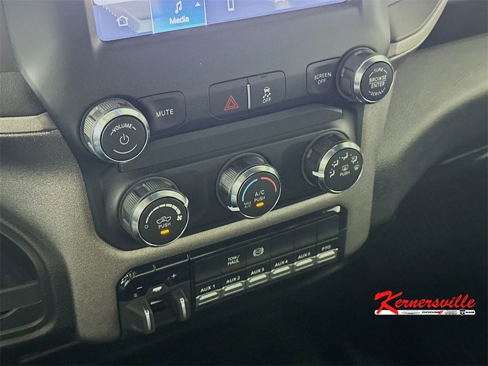 2024 Ram 4500 & 5500 - Image 15 of 21