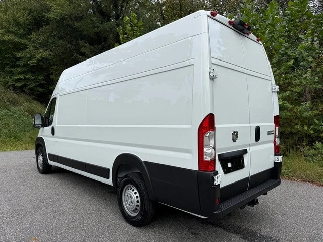 2024 Ram ProMaster - Image 11 of 21