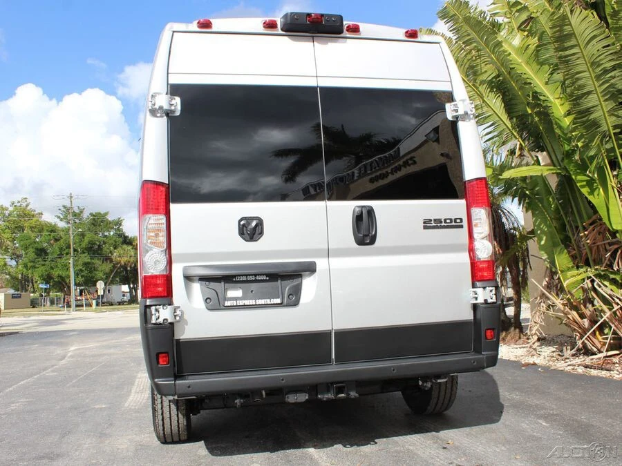 2024 Ram ProMaster - Image 9 of 12