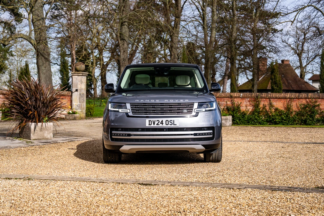 2024 Land Rover Range Rover L460 - Image 2 of 16