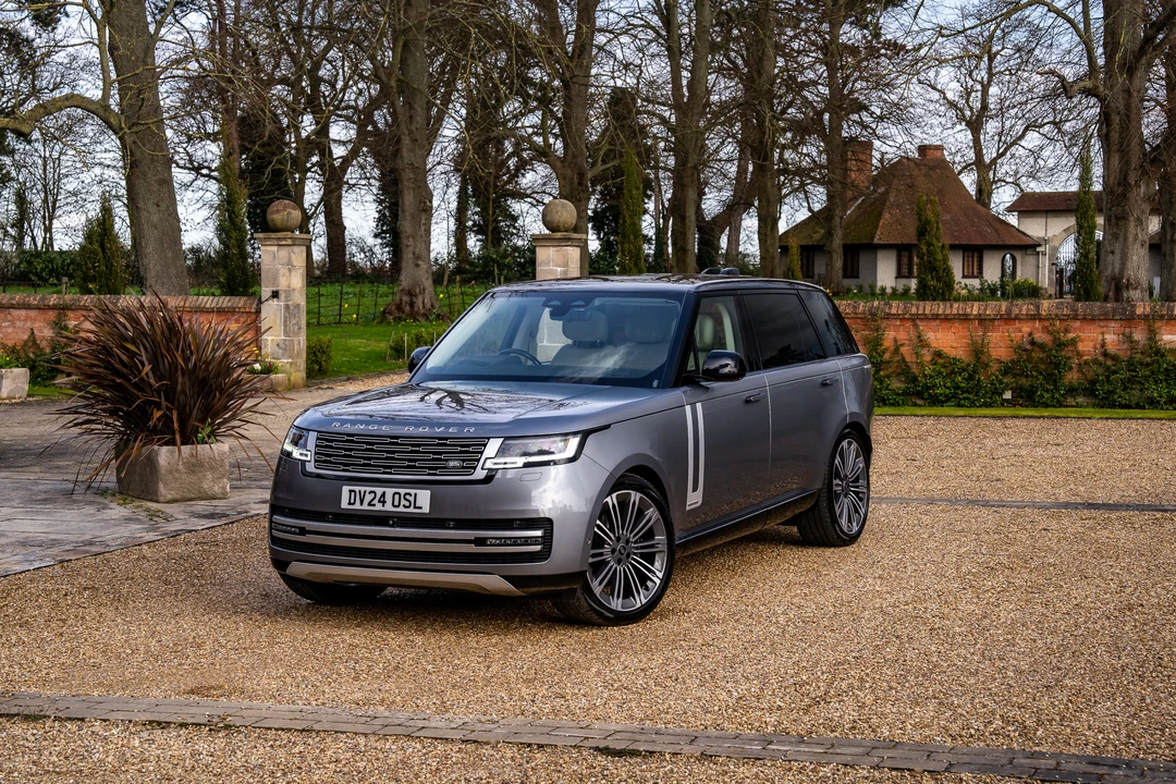 2024 Land Rover Range Rover L460 - Image 3 of 16