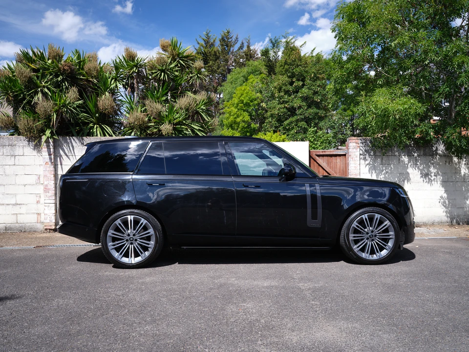 2026 Land Rover Range Rover L460 - Image 4 of 31