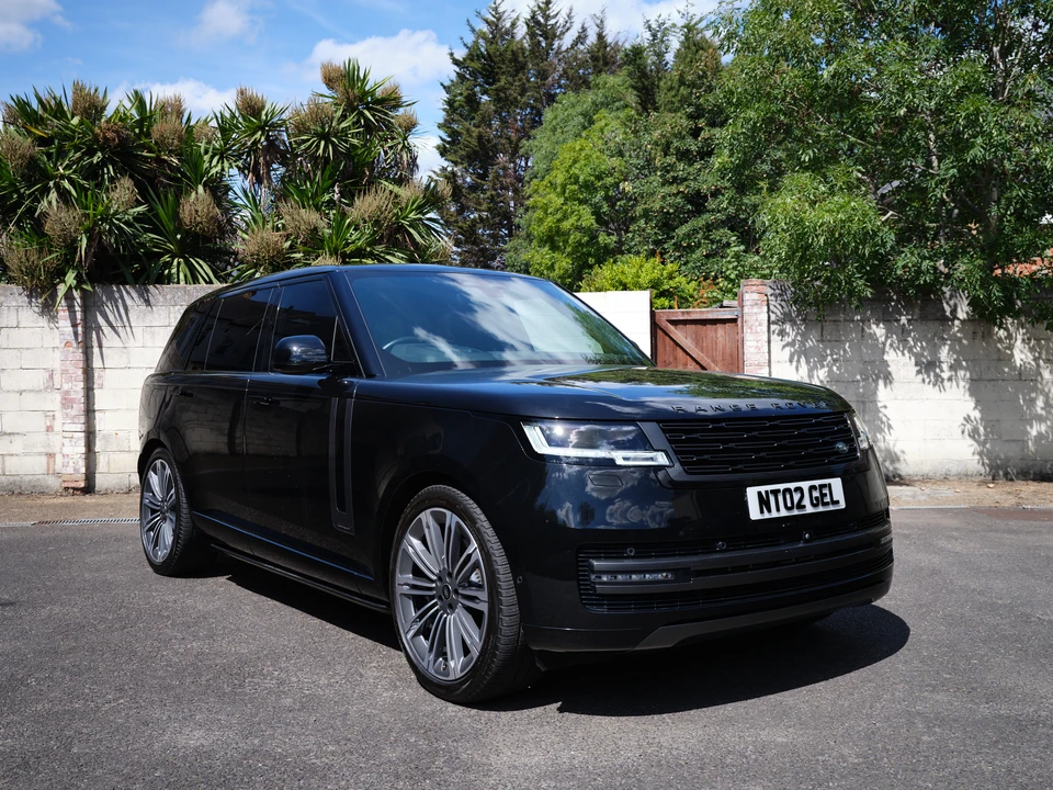 2026 Land Rover Range Rover L460 - Image 3 of 31