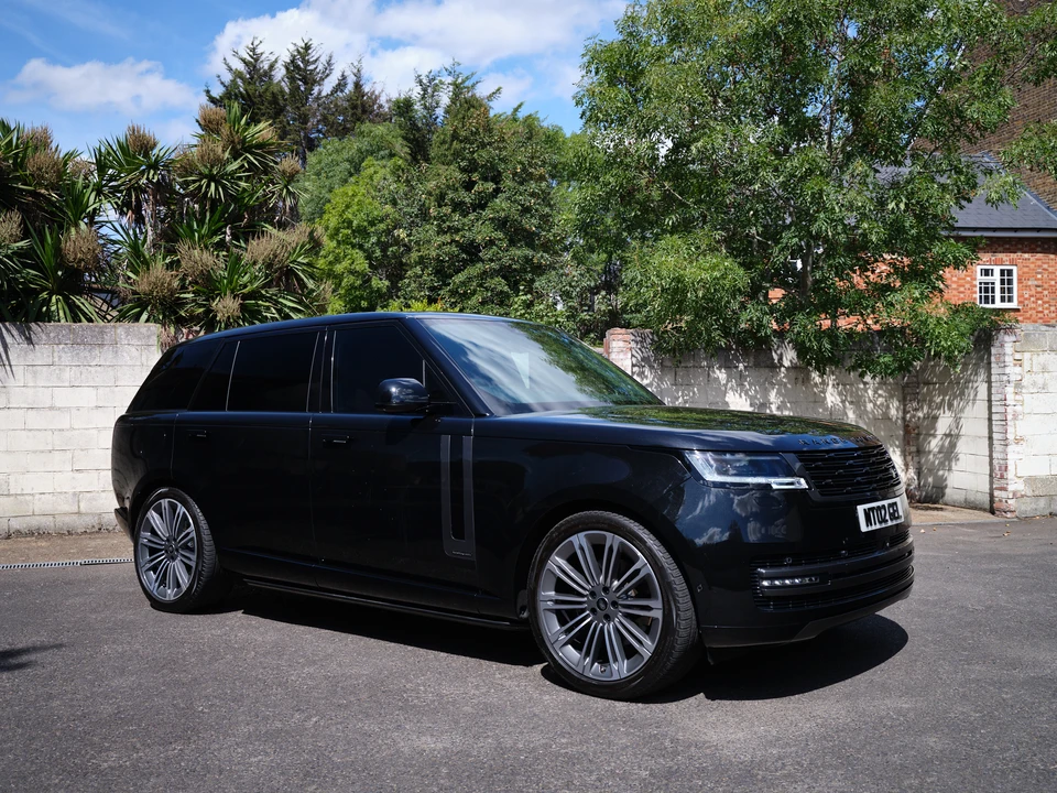 2026 Land Rover Range Rover L460 - Image 10 of 31