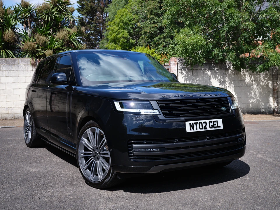2026 Land Rover Range Rover L460 - Image 11 of 31