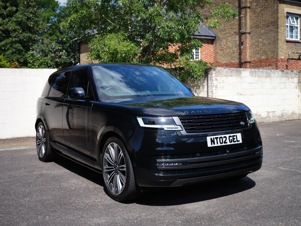 2026 Land Rover Range Rover L460 - Image 13 of 31