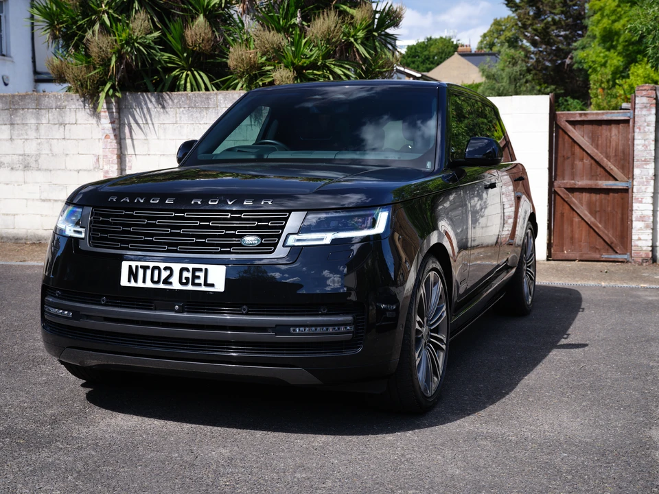 2026 Land Rover Range Rover L460 - Image 9 of 31