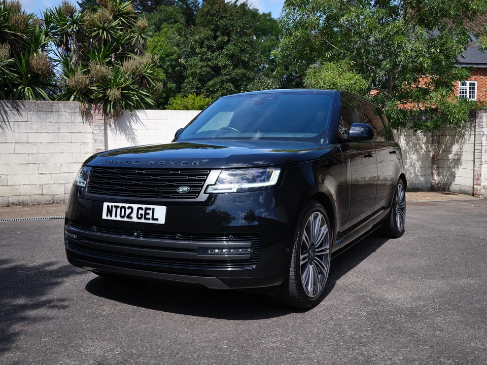 2026 Land Rover Range Rover L460 - Image 14 of 31