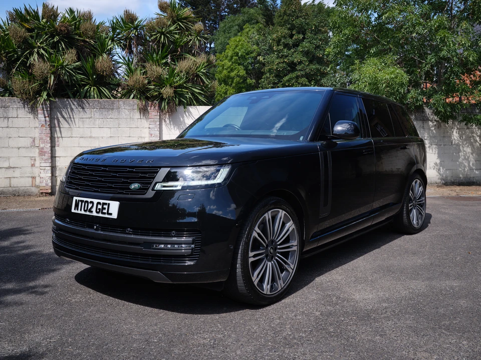 2026 Land Rover Range Rover L460 - Image 15 of 31