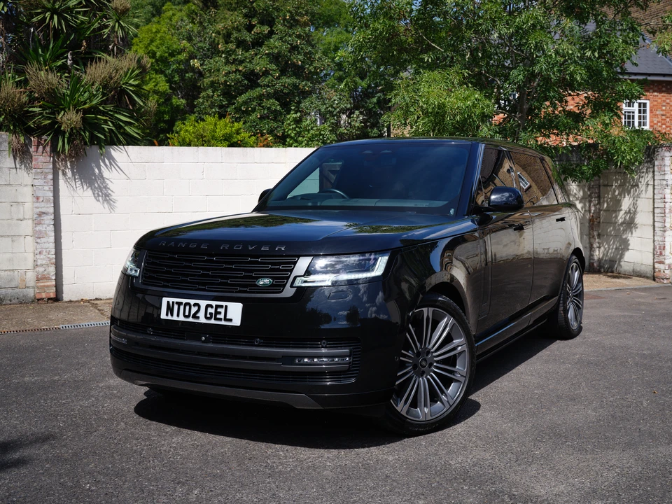 2026 Land Rover Range Rover L460 - Image 16 of 31