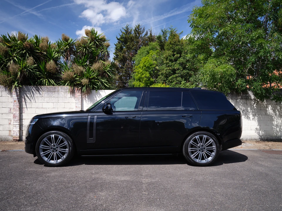 2026 Land Rover Range Rover L460 - Image 20 of 31