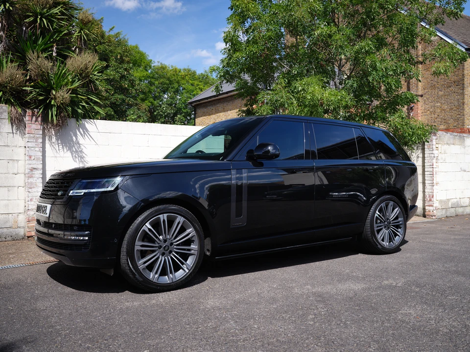 2026 Land Rover Range Rover L460 - Image 21 of 31