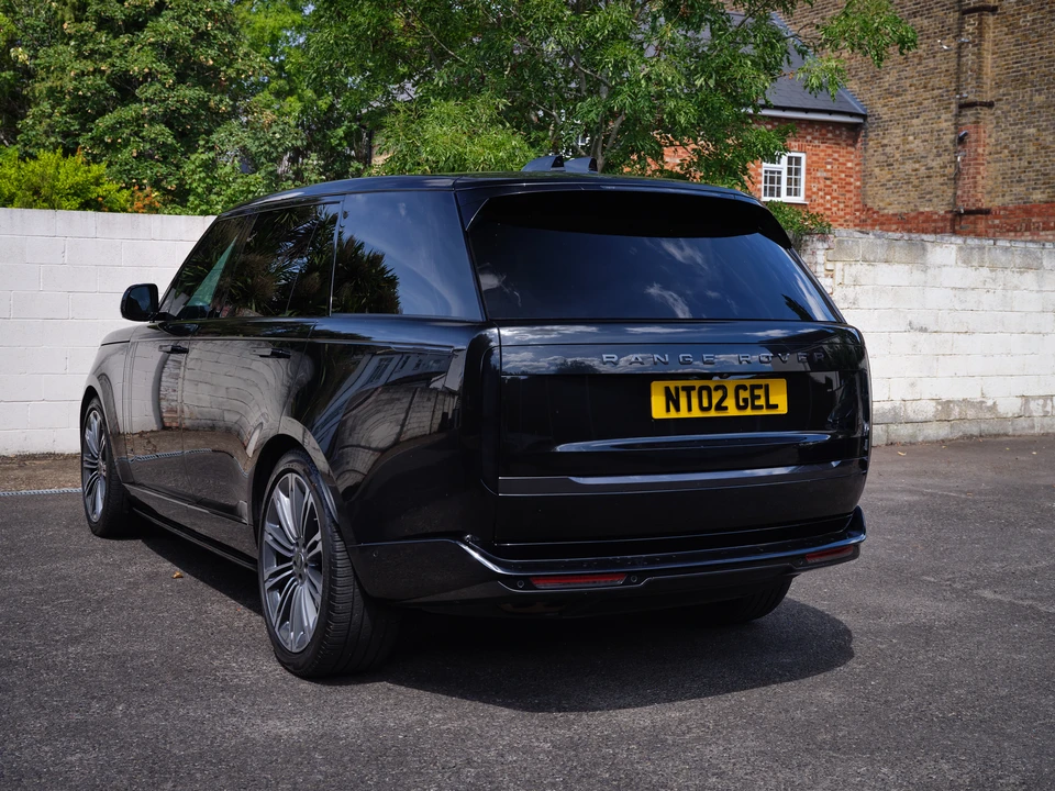 2026 Land Rover Range Rover L460 - Image 7 of 31