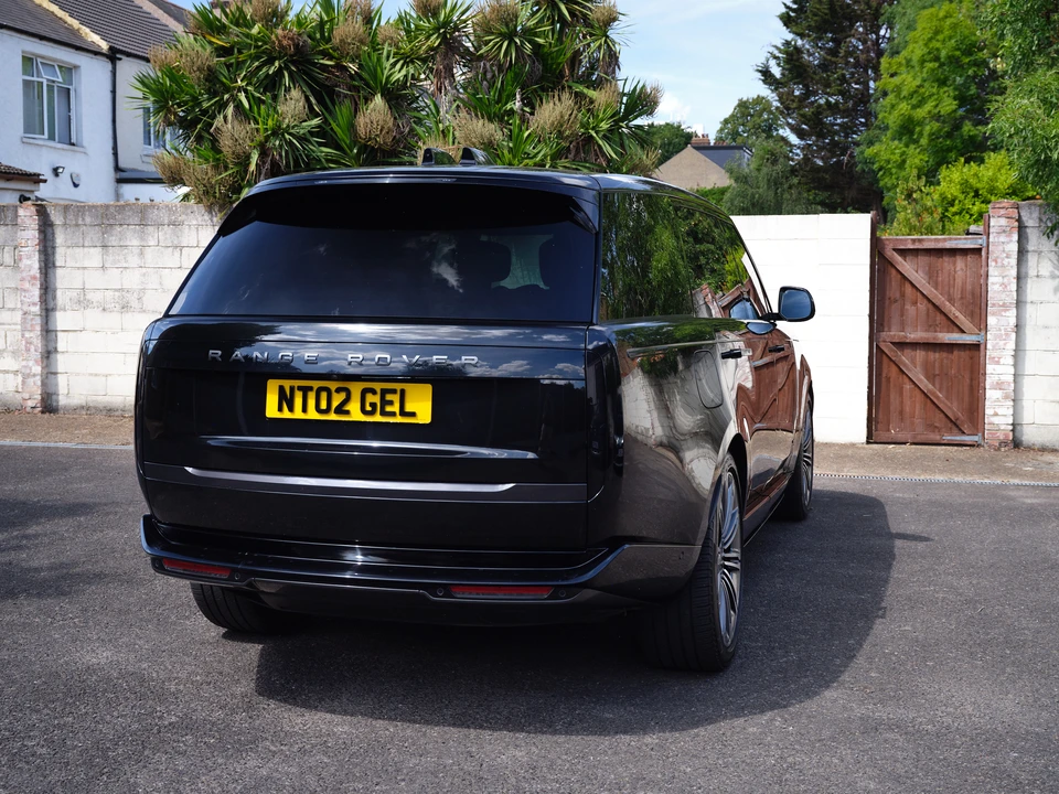 2026 Land Rover Range Rover L460 - Image 24 of 31