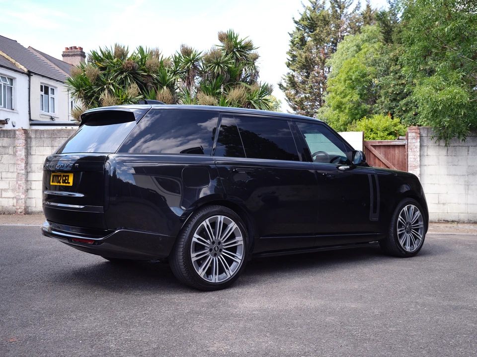 2026 Land Rover Range Rover L460 - Image 27 of 31