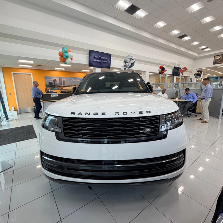 2024 Land Rover Range Rover L460 - Image 6 of 31