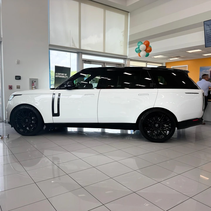 2024 Land Rover Range Rover L460 - Image 8 of 31