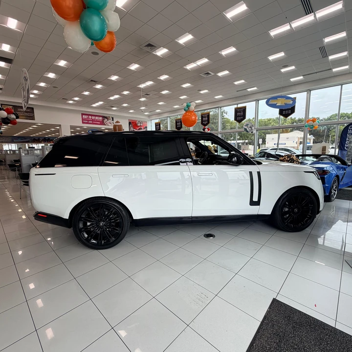 2024 Land Rover Range Rover L460 - Image 13 of 31