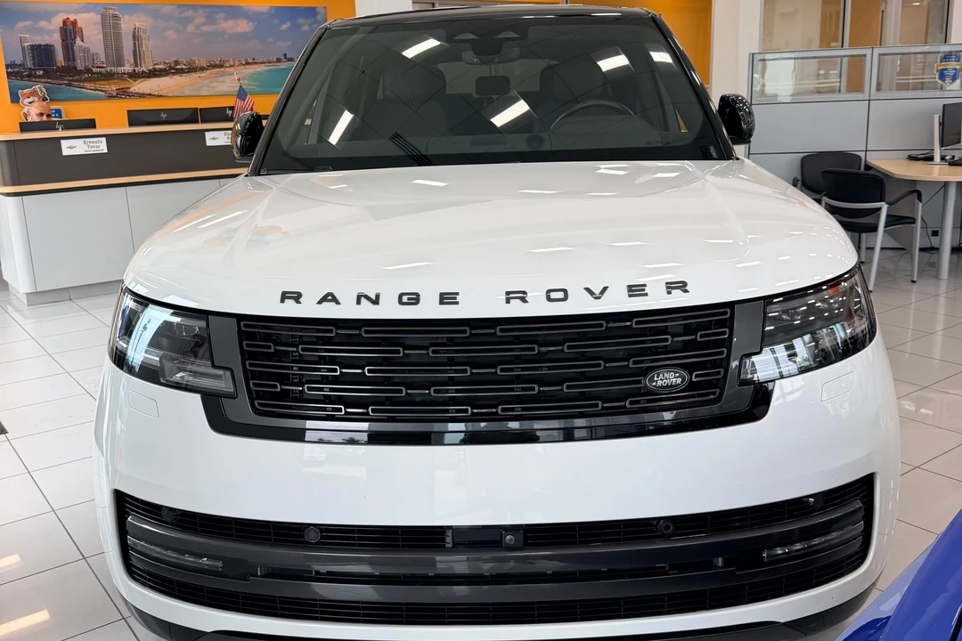 2024 Land Rover Range Rover L460 - Image 2 of 31